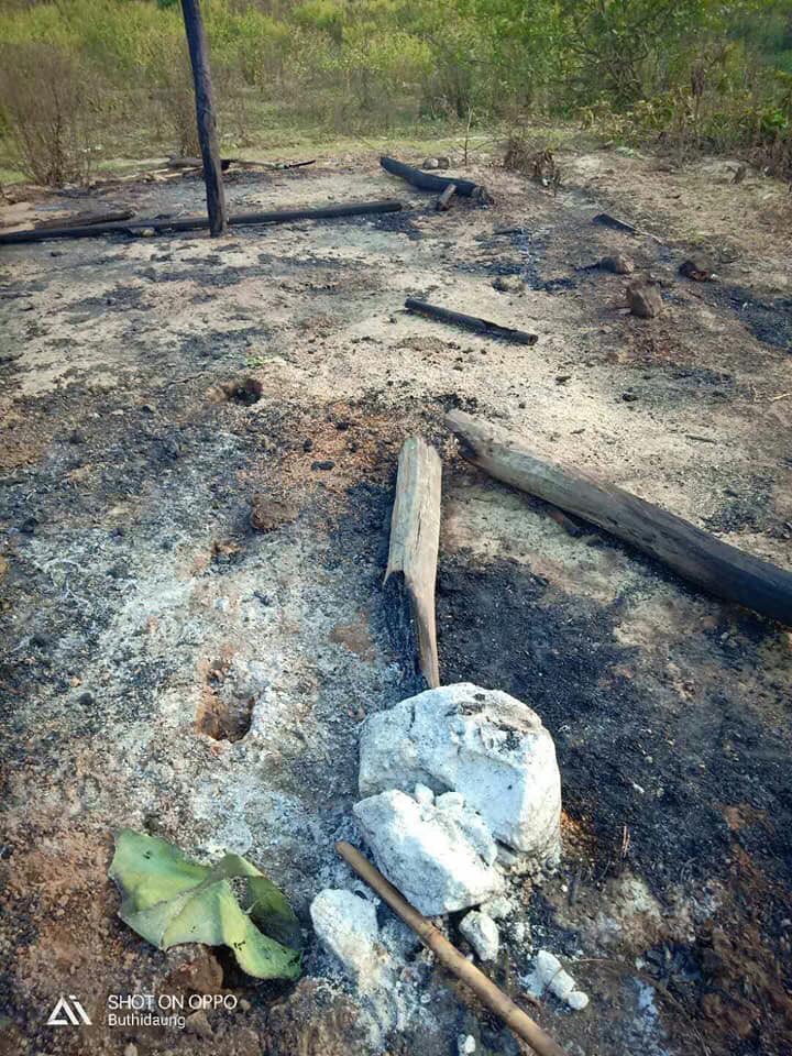 Myanmar Army battalion 22 burned down entire of Nat Aing village, Buhidaung township, Rakhine State, today. The soldiers forced postering some villages to carry ammunitions and rations.   