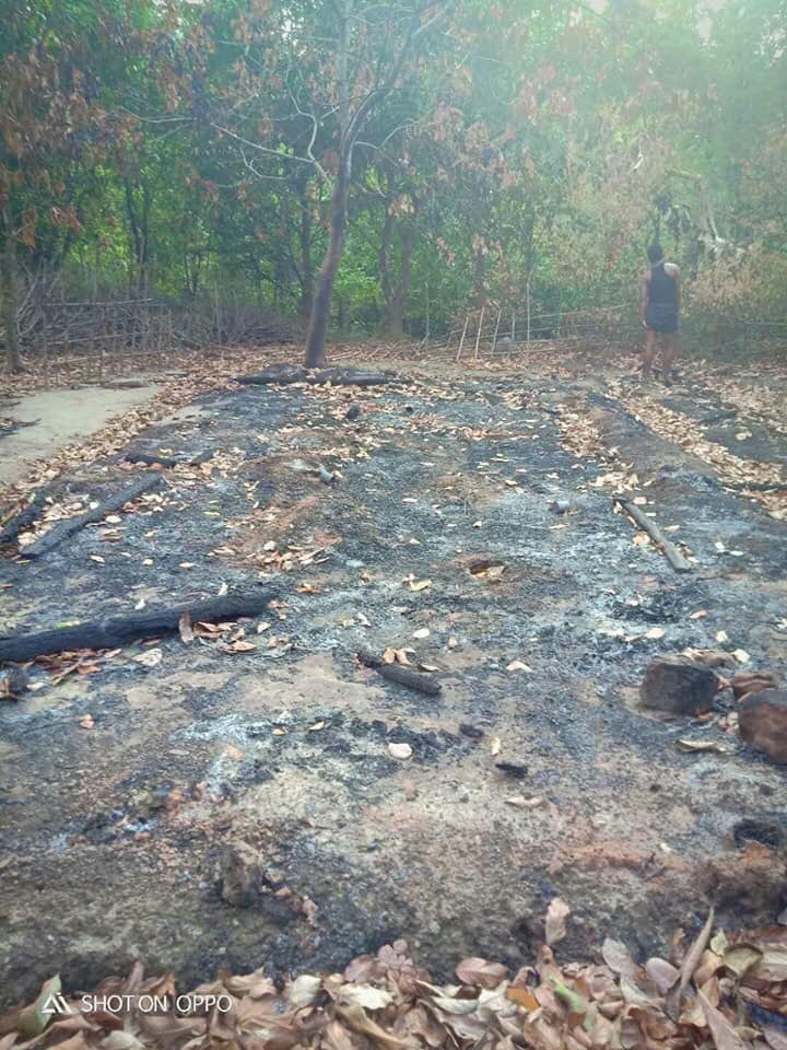 Myanmar Army battalion 22 burned down entire of Nat Aing village, Buhidaung township, Rakhine State, today. The soldiers forced postering some villages to carry ammunitions and rations.   