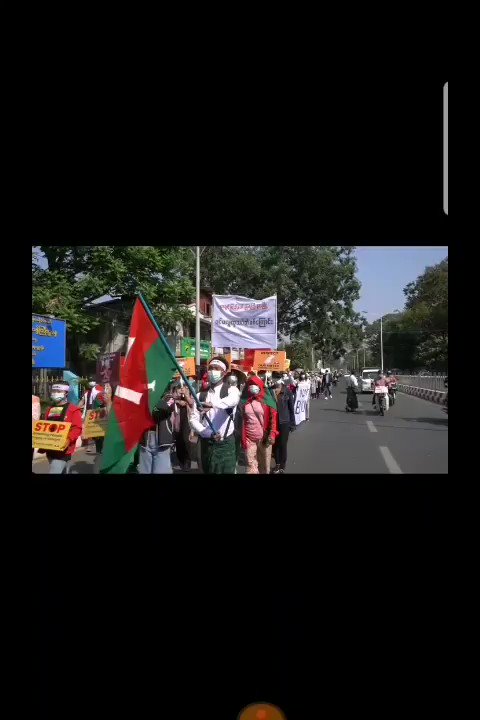 Myanmar Kachin capital Myitkyina protest against military. Kachin very familiar with the military as its ethnic army of KIA has been engaged in civil conflicts for decades. They're part of 4-member northern alliance armed group. Video by @rein_khun