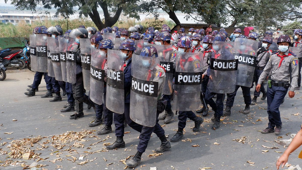 Burma: Burmese police arrested 3 people in Mandalay. 2 injured after gunfire reported during anti-coup protest in Myanmar
