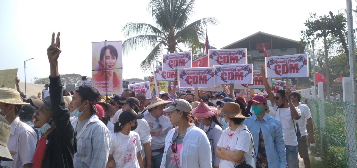 Protests against the coup and for federal democracy continue despite the military shooting and killing peaceful protesters. Protest in Pantanaw today