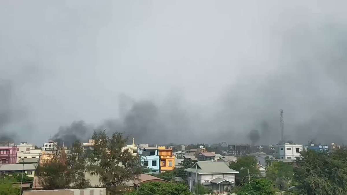 Current situation in AungPinle Mandalay. Local said the military are raiding into streets, setting up fires and continuously shooting. Some of them even sneakily changed into casual wears to disguise as a local near 56×108 street