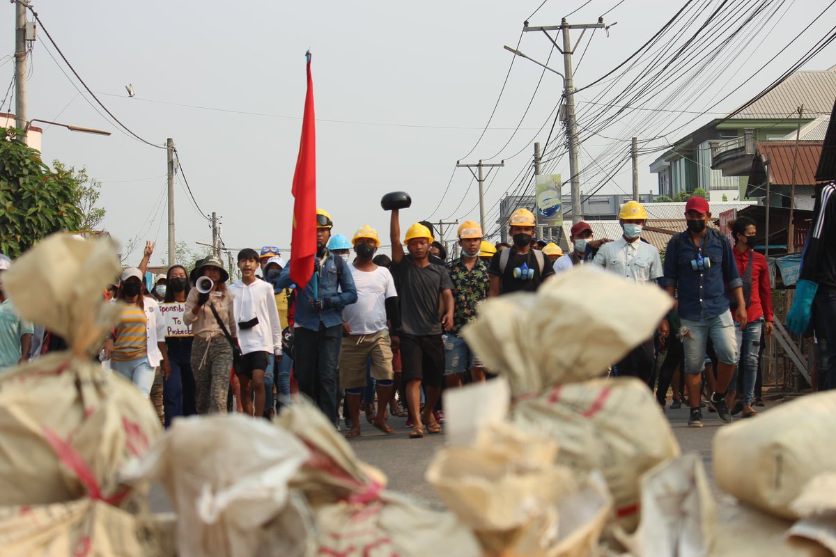 Dozens of civilians in Dawei rounded up for arrest after soldiers' death, locals say   Locals are detained from a neighbourhood where two plainclothes soldiers were beaten to death after attacking the area's night watchmen
