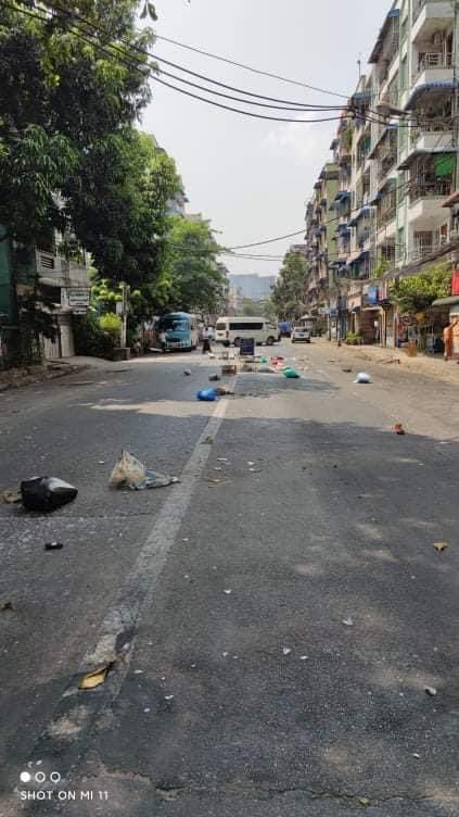 Protest in Hledan, Baho st. was violently dispersed by military (SAC) and two young protestors were abducted at 10:30am