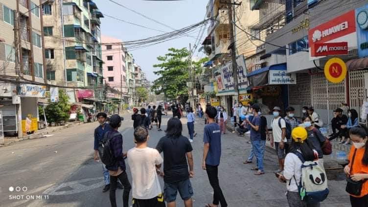 Protest in Hledan, Baho st. was violently dispersed by military (SAC) and two young protestors were abducted at 10:30am