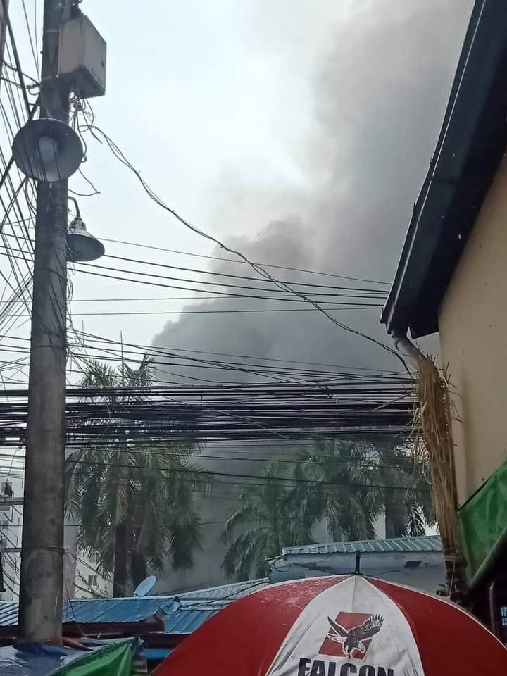 Yangon, Hlaing- There was a fire incident in Yoma water purifying factory and loud sounds of explosions were heard during the incident - says local to Khit Thit Media