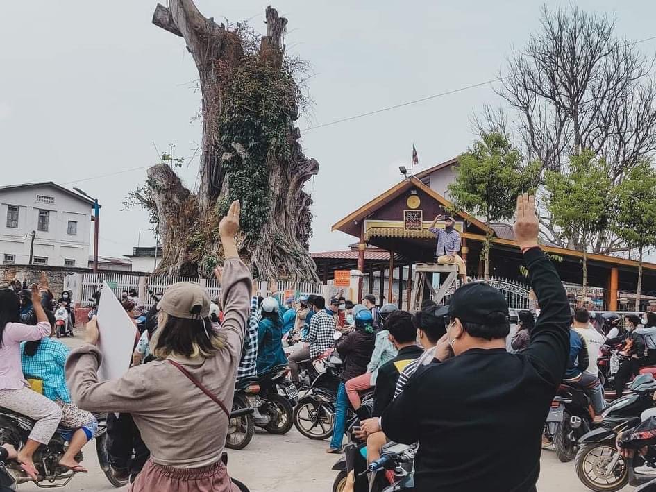 Motorcycle strike in Hsipaw, Shan state at today afternoon.  Many people protesting against the military coup.