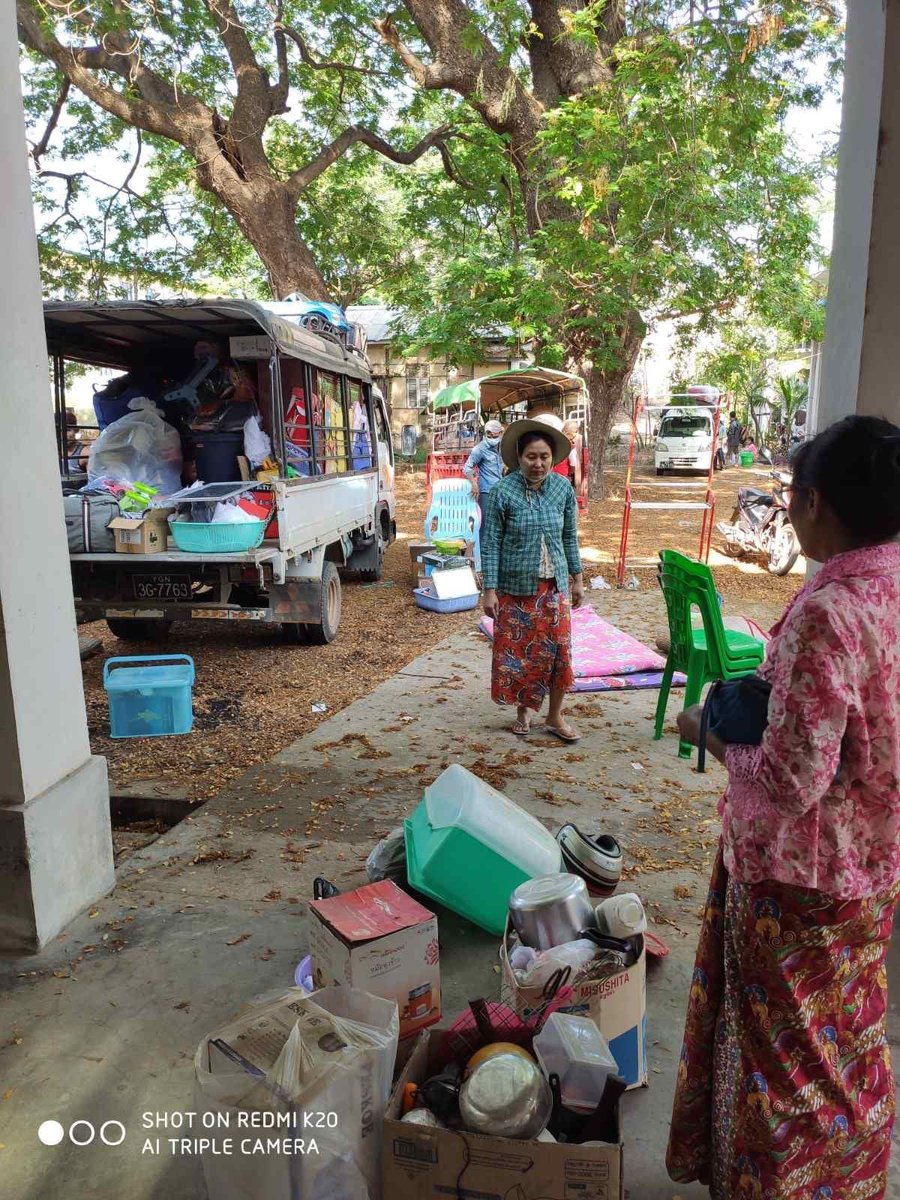 Thayet, Magway Region:  SAC  ordered civil servants from Thayet hospital participating #CivilDisobedienceMovement to leave from the housing not later than Apr 8. The participants left from the housing today. 