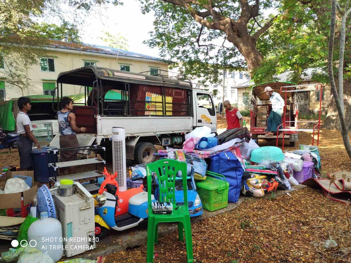 Thayet, Magway Region:  SAC  ordered civil servants from Thayet hospital participating #CivilDisobedienceMovement to leave from the housing not later than Apr 8. The participants left from the housing today. 