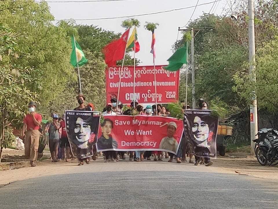 Despite crackdowns on anti-coup protesters and arbitrary arrests, residents of Myingyan in Mandalay Region took to the streets on Thursday morning in defiance of the military junta
