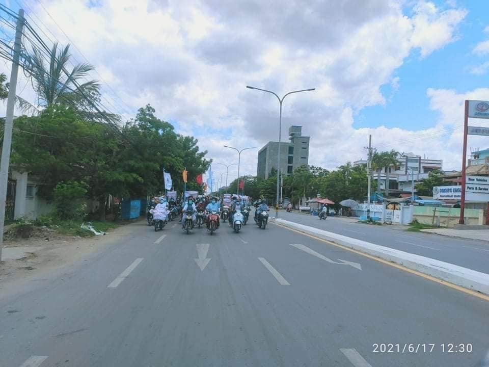 MANDALAY: Mandalay engineers and business family marched and protested against military dictatorship today morning