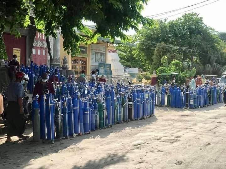 Many expressing concerns about the rising Covid19 infections & deaths in Kalay Sagaing region in Myanmar. Reports of cemeteries filling up fast & lack of oxygen tank supplies there. Since the Feb 1 militarycoup, healthcare system has been disrupted 