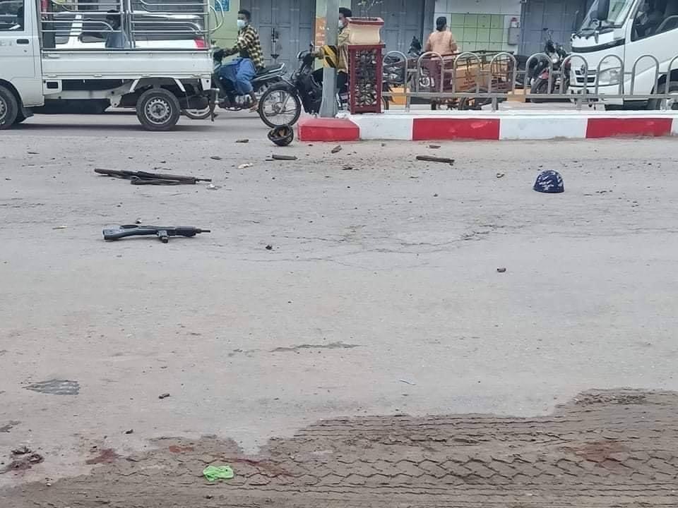 A police officer died and three police officers and a soldier were injured in Mandalay Region's Meiktila when two men on a motorbike threw a bomb at a military truck at 10:35 a.m. on Monday, witnesses said. Five arrests have been made so far.   