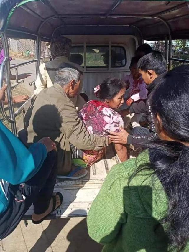 Fightings broke out in Namhkan (Northern Shan State) between TNLA & MAG (Minaunghlaing Armed Group) & 6 civilians got injured & 2 in serious conditions including children.   Urgent humanitarian aids needed 