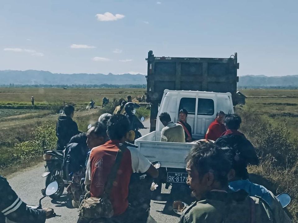 Hundreds of civilians from Loikaw, the KayahState capital, were forced to flee fighting between junta troops and resistance groups on Friday. Many are still trapped by the clashes. (Photo: Kayan Region Leftist Youths)