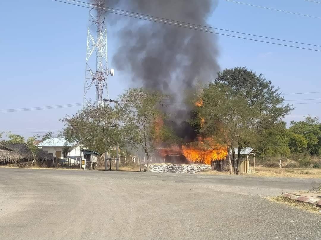 Myanmar: The PDF carried out an attack on Lin Ka Taw police station in Myaing, Magway.  BA-93 SMGs, a BA-94 SMG, BA-63 rifles, Beretta 92FS pattern pistol, Webley .38 Mk IV revolver, MG-1 grenade, mill bombs and more were seized