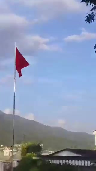 Myanmar: MNDAA resistance forces have captured the town of Mongkoe (Monekoe) in N Shan, raising their flag over the border bridge. Mongkoe is now the 2nd crossing on the border with China that has been taken by the resistance