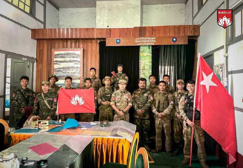 Mandalay PDF publicó fotos de la batalla por la captura de la ciudad de Mokot, Nung Cho, participó en las batallas por la captura de la ciudad de Saak Koo y ahora Mokok.