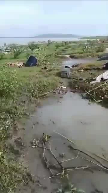 Dans le canton de Maungdaw, dans l'État de Rakhine, l'armée d'Arakan (AA) cible les civils rohingyas avec des drones et de l'artillerie. Hier (5 août), en une seule journée, au moins 200 civils rohingyas, dont des femmes, des enfants et des personnes âgées, ont été tués et beaucoup ont été blessés. Il y a d'innombrables corps