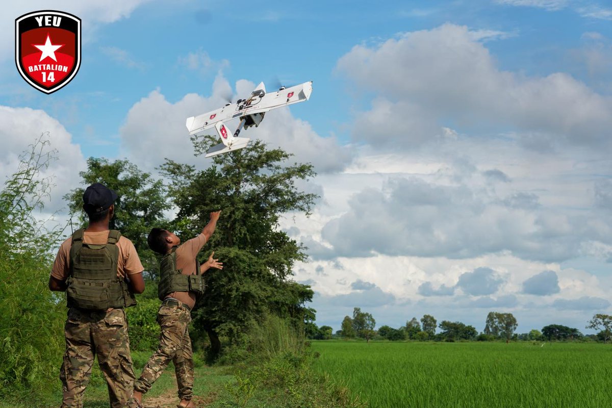 Un ataque con drones a la estación de policía en la ciudad de Ye U mató a 4 soldados del consejo militar y la estación de policía fue destruida por el fuego.