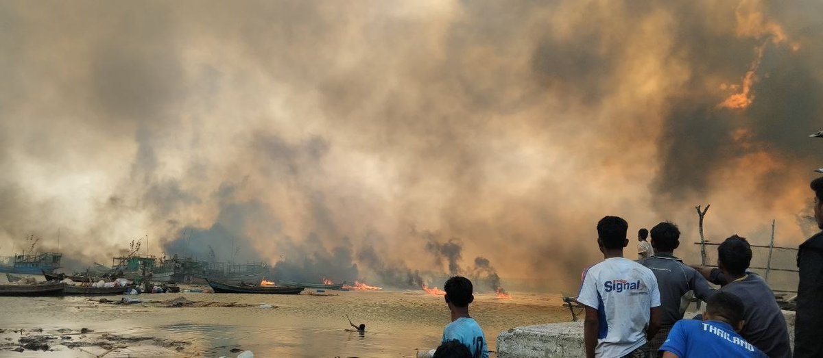 De junta voerde woensdag rond 13.00 uur luchtaanvallen uit op het dorp Kyauknimaw in de Ramree Township van de staat Rakhine. Hierbij kwamen meer dan 40 burgers, waaronder kinderen, om het leven en raakten ongeveer 20 mensen gewond. Het leger van Arakan controleert het gebied. (Foto: APM)