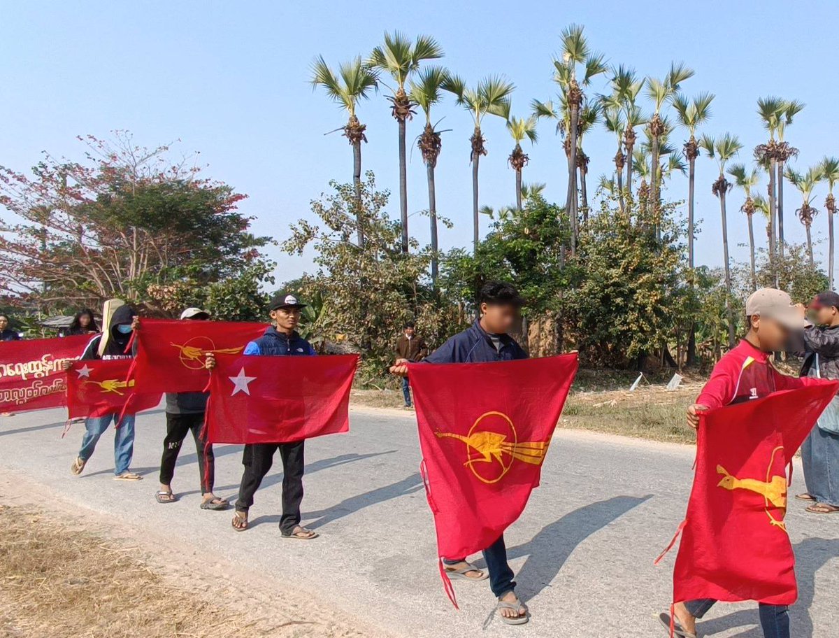 Marcha de protesta contra la dictadura militar en el municipio de Shwebo