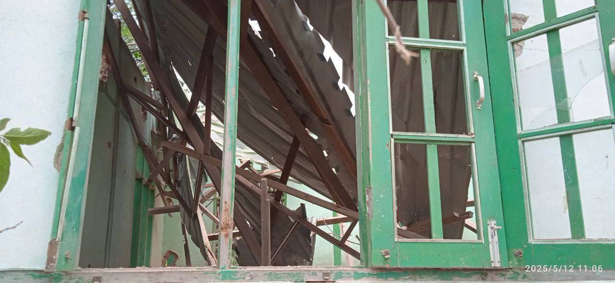 Pelo menos uma dúzia de estudantes e professores morreram e dezenas ficaram feridos após ataque aéreo da junta atingir escola no município de Depayin, em Mianmar, segundo relatos da mídia localPelo menos uma dúzia de estudantes e vários professores morreram e outros ficaram feridos quando um caça do regime bombardeou a escola da vila O Htein Twin, no município de Depayin, na região de Sagaing, na manhã de segunda-feira, relatam fontes locais.