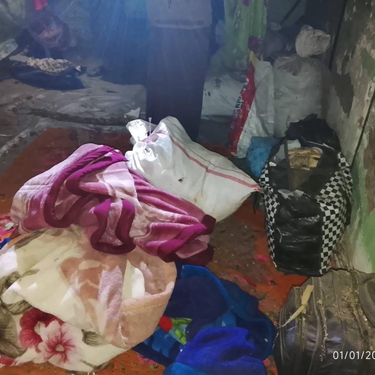 أصيب سبعة نازحين داخلياً مساء الخميس عندما شن المجلس العسكري غارة جوية على المدرسة التي كانوا يحتمون بها في بلدة ديباين، منطقة ساغاينغ.