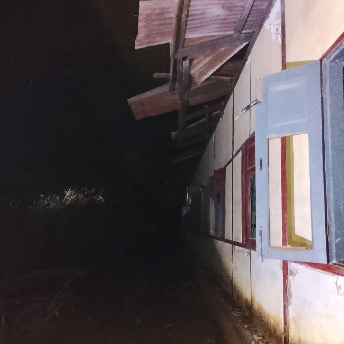 Seven internally displaced people were injured on Thursday evening when the junta carried out an airstrike on the school where they were sheltering in Depayin Township, Sagaing Region.