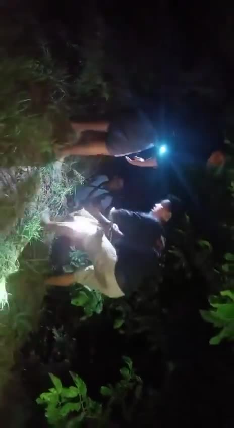 Myanmar: a junta policeman in the Salin township of the Magway region, managed to sneak away from his position during the night an defect towards the resistance with his weapons