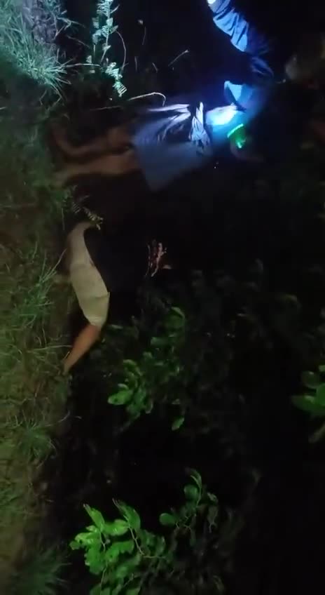 Myanmar: a junta policeman in the Salin township of the Magway region, managed to sneak away from his position during the night an defect towards the resistance with his weapons