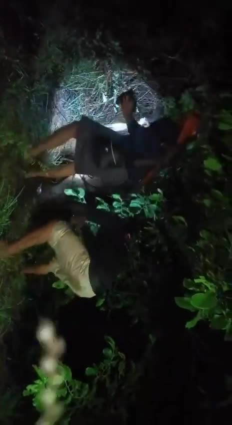 Myanmar: a junta policeman in the Salin township of the Magway region, managed to sneak away from his position during the night an defect towards the resistance with his weapons