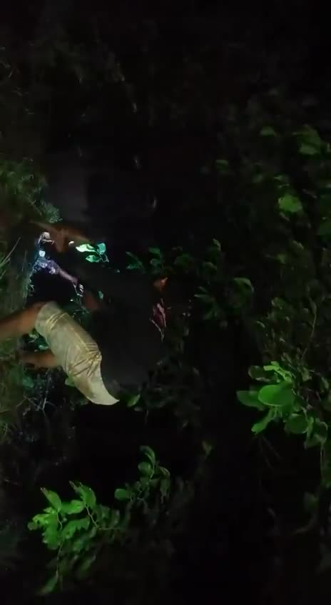 Myanmar: a junta policeman in the Salin township of the Magway region, managed to sneak away from his position during the night an defect towards the resistance with his weapons