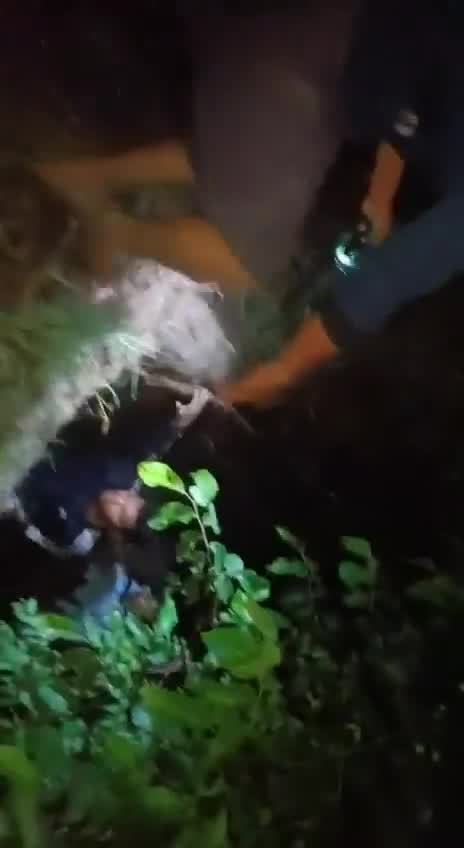 Myanmar: a junta policeman in the Salin township of the Magway region, managed to sneak away from his position during the night an defect towards the resistance with his weapons