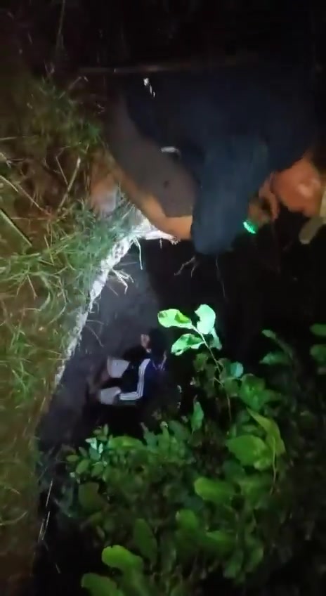 Myanmar: a junta policeman in the Salin township of the Magway region, managed to sneak away from his position during the night an defect towards the resistance with his weapons