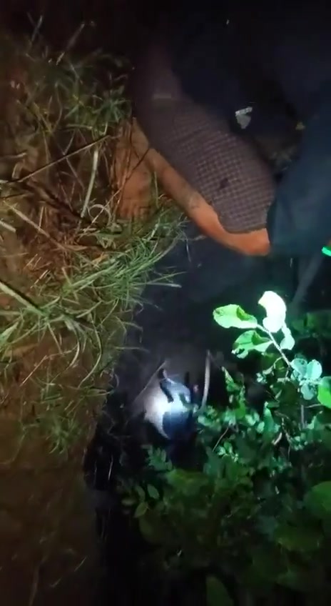Myanmar: a junta policeman in the Salin township of the Magway region, managed to sneak away from his position during the night an defect towards the resistance with his weapons