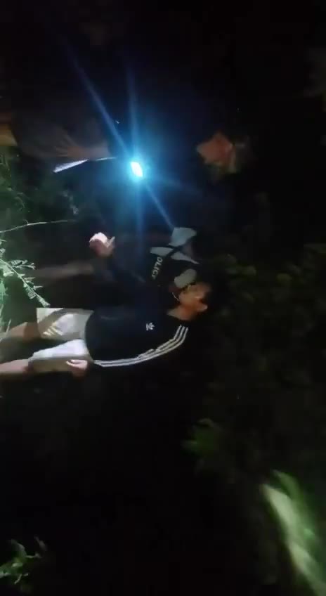 Myanmar: a junta policeman in the Salin township of the Magway region, managed to sneak away from his position during the night an defect towards the resistance with his weapons