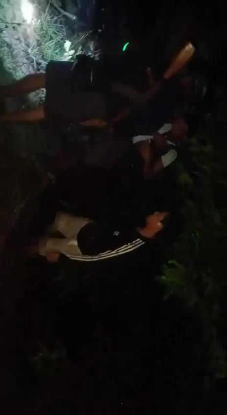 Myanmar: a junta policeman in the Salin township of the Magway region, managed to sneak away from his position during the night an defect towards the resistance with his weapons